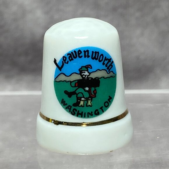 Leavenworth Washington Souvenir Porcelain Thimble With Gold Band & Scenic Design - Picture 1 of 7